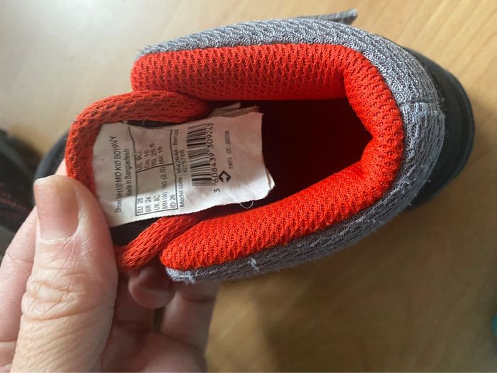 Chaussures de randonnée Quechua Taille 26 - photo numéro 3