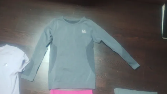 Lot vêtements sport fille - photo numéro 2