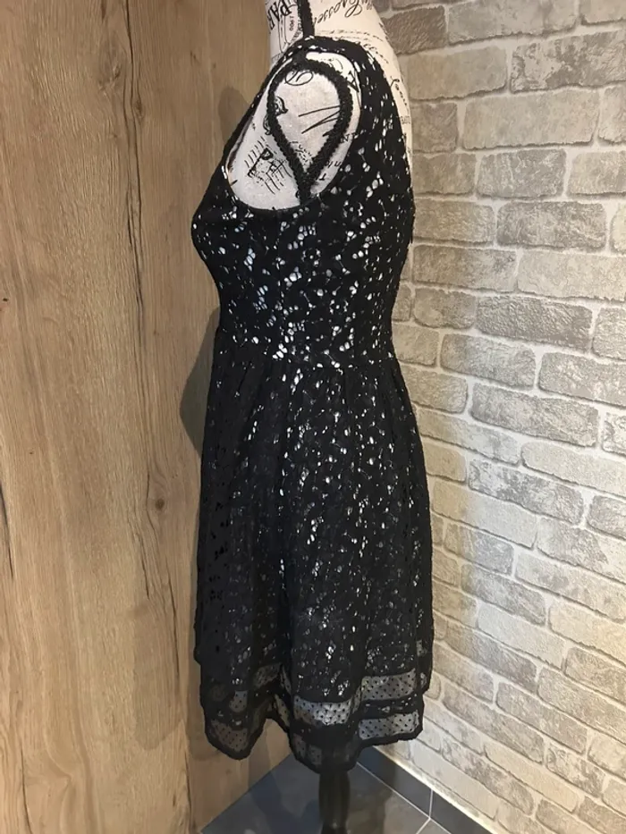 Robe chic avec dentelle taille 36 - photo numéro 4
