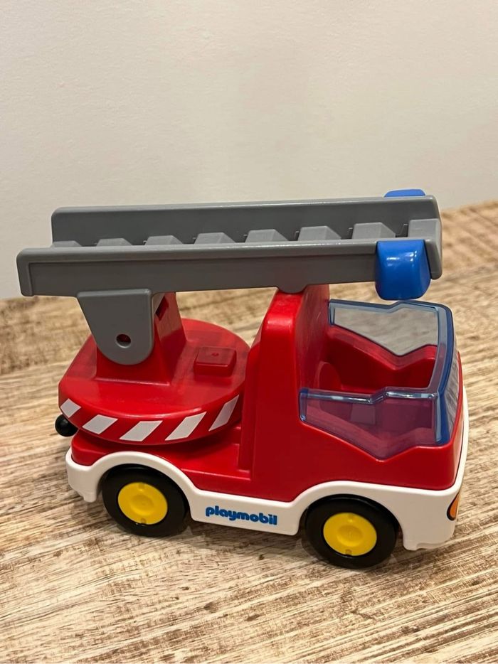 Camion de pompier Playmobil, neuf 14 € - photo numéro 2