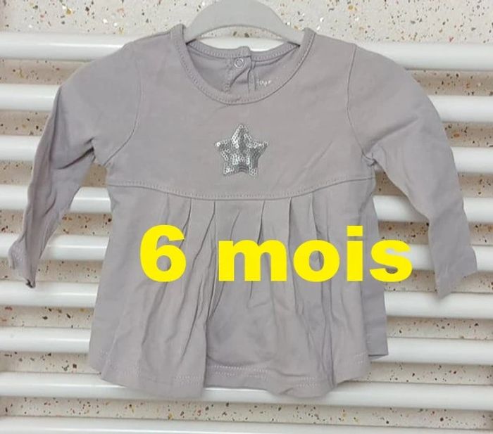 Tee shirt manche longue gris motif étoile paillette Tape à l'oeil Taille 6 mois