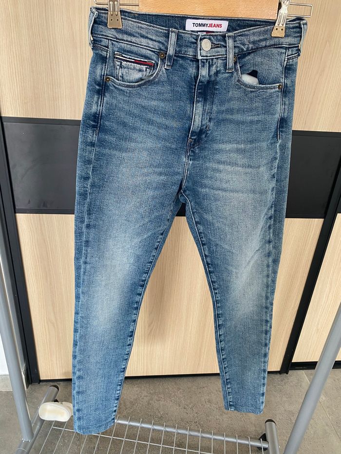Jean taille 27 (36) tommy hilfiger