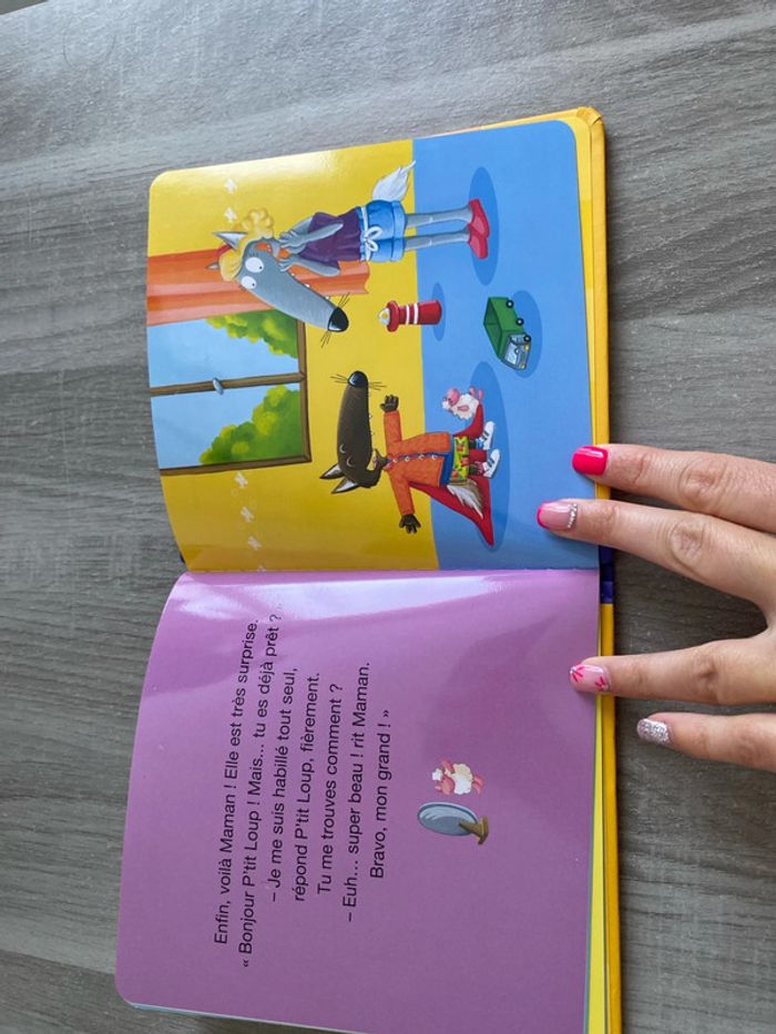 Livre p’tit loup s’habille tout seul - photo numéro 4