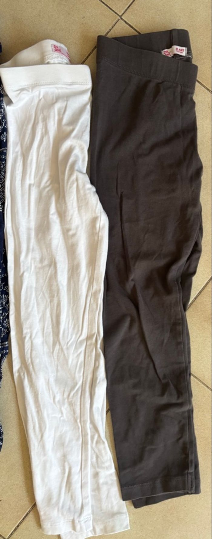 Lot vêtements fille 8 ans - photo numéro 10