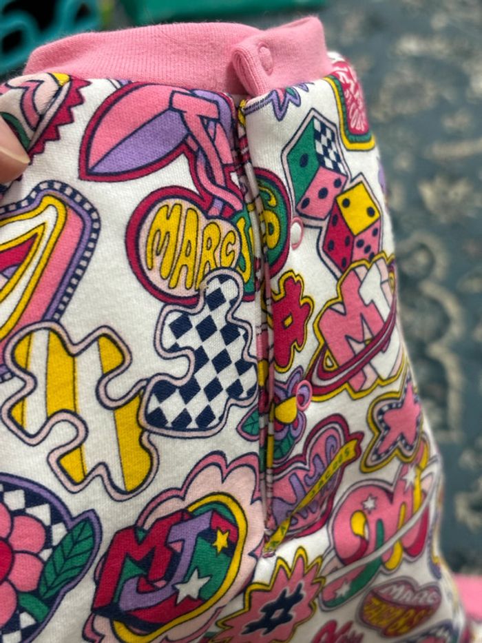 Ensemble chaud sweat + pantalon 1 mois + 2 bavoirs pour bébé fille Marc Jacobs - photo numéro 7