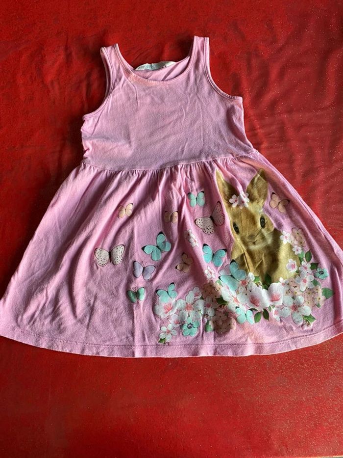 Lot 2 robes roses dont une lapin 4 ans - photo numéro 2