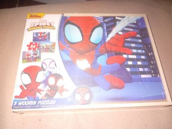 Lot de 3 puzzle spidey