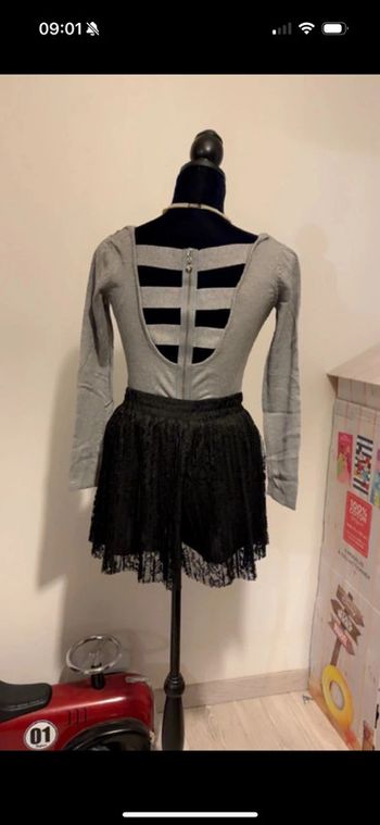 Pull ouvert dans le dos