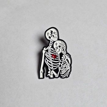 Pin's GOTHIQUE COUPLE SQUELETTE 