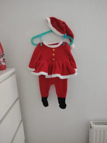 Costume noël filles neuf taille 3 mois