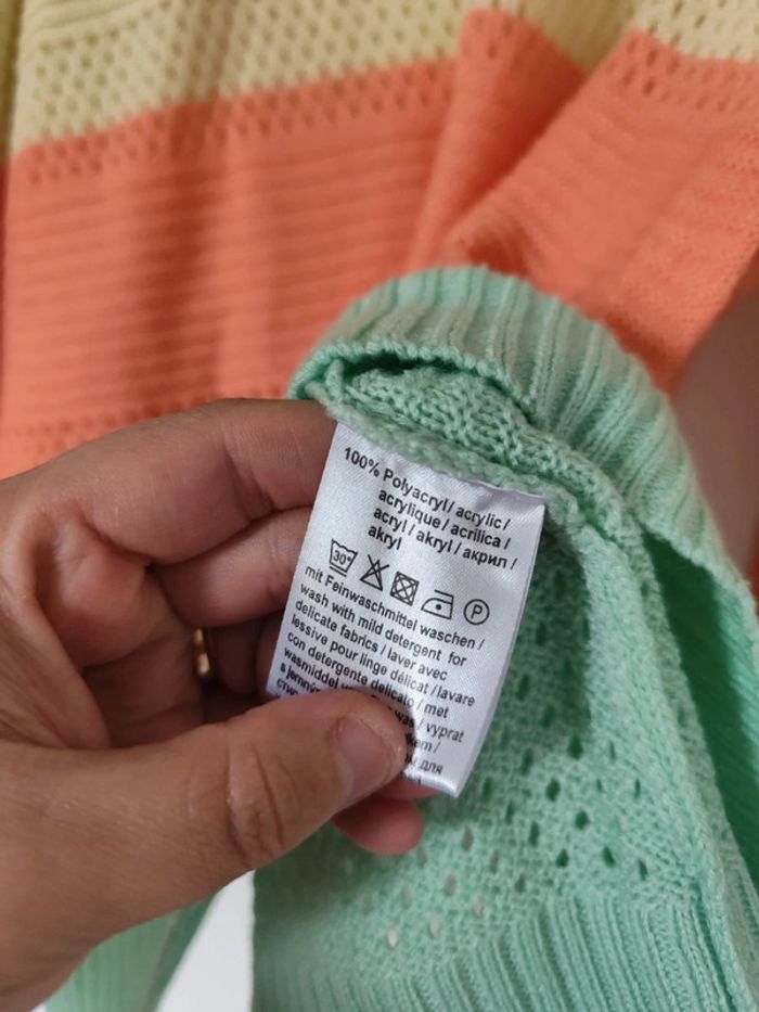 Joli pull ajouré multicolore taille 52 en acrylique - photo numéro 6