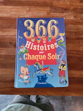 Livre : 366 histoires pour chaque soir