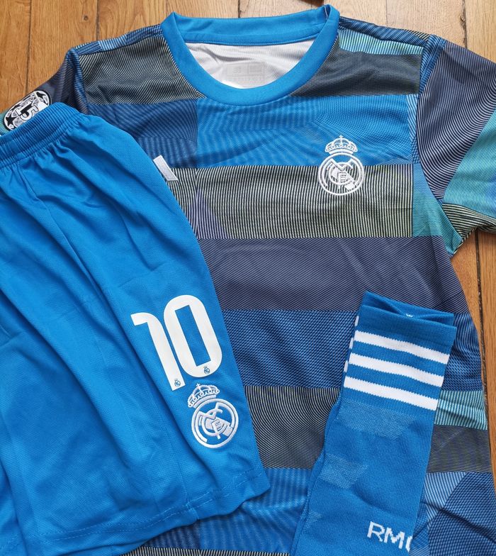 Kit bleu Mbappe entraînement taille 14 ans modèle 2026 - photo numéro 2