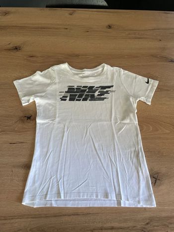 Tshirt blanc Nike taille 8/10 ans