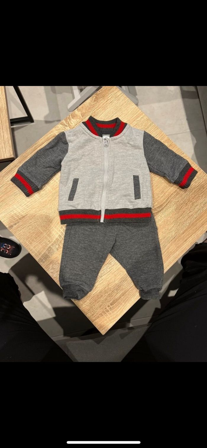 Lot vêtements 1 mois - photo numéro 4