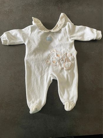 Pyjama blanc bébé 1 mois