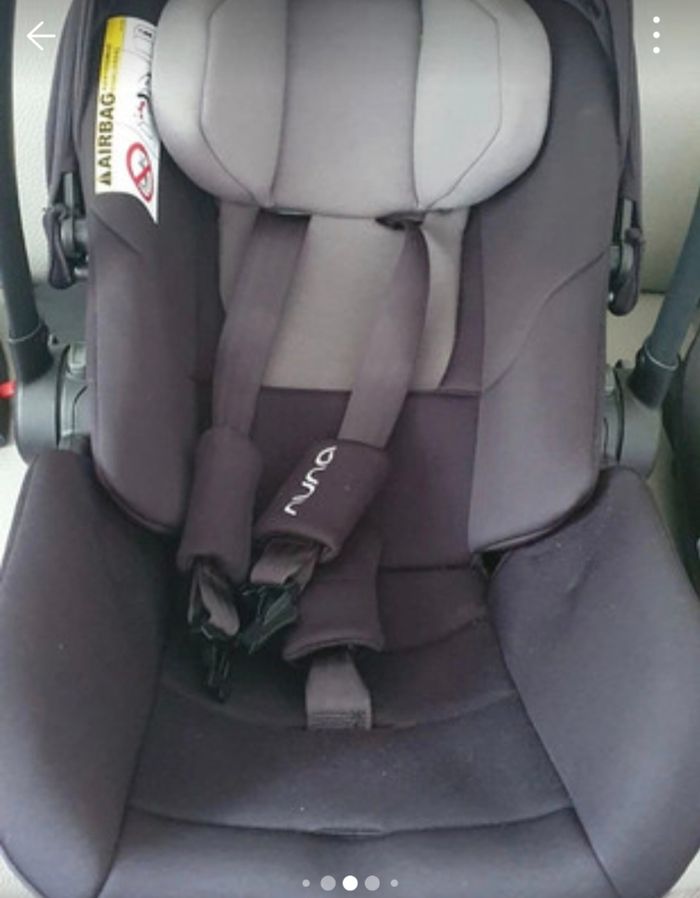 Cosy nuna noir et sa base isofix et adaptateur poussette - photo numéro 7