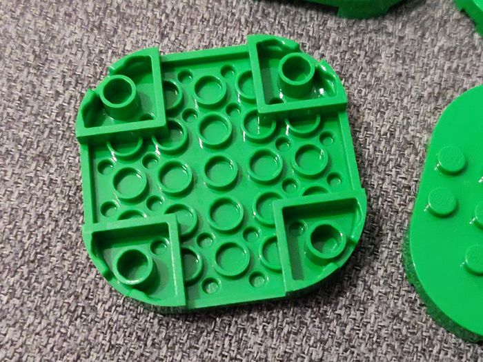 9 plaques 6x6 arrondies vertes Lego - jamais utilisées parfait état - vrai Lego - photo numéro 3