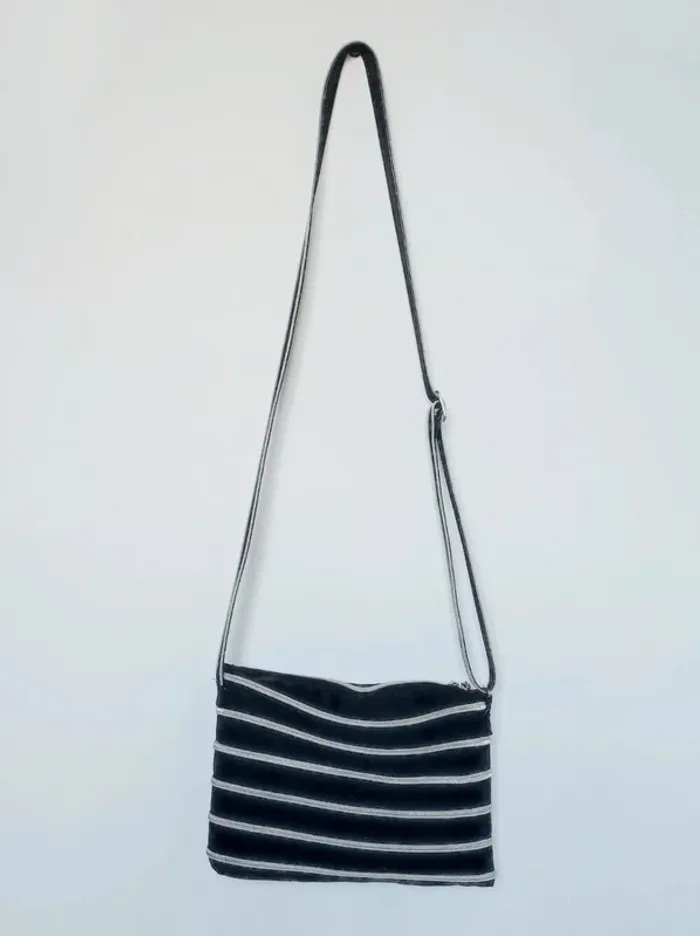 Sac à main bandoulière zip noir argent y2k / Creazip - 25×17×6cm - photo numéro 3