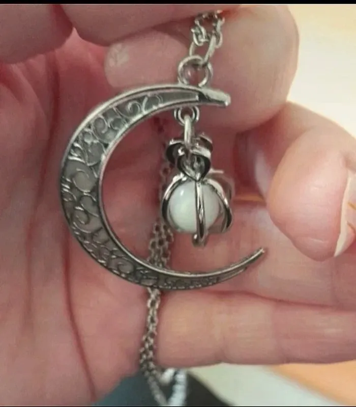 Collier pendentif lune - photo numéro 5