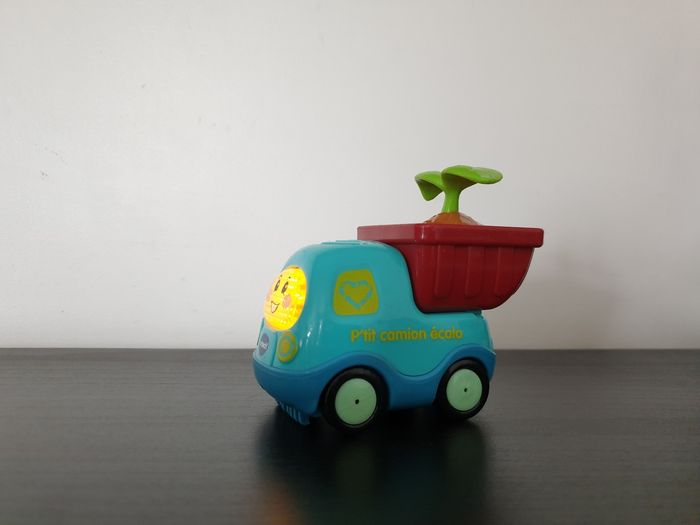 Tut tut bolide ecolo "Léo, p'tit camion écolo" VTech - photo numéro 2