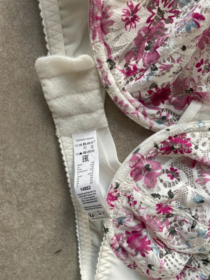 Jolie soutien gorge en dentelle variance - photo numéro 3