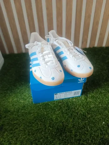Basket adidas gazelle indoor light blue floral neuve T38