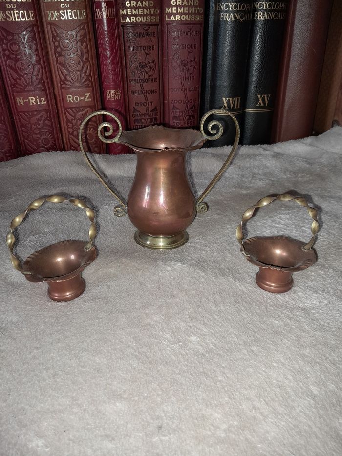 Petit objet de décoration en cuivre - photo numéro 2