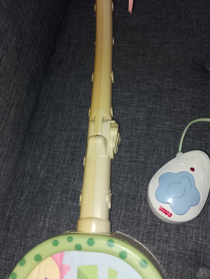 Mobile musical coloris vert Fisher Price, veilleuse avec télécommande - photo numéro 4