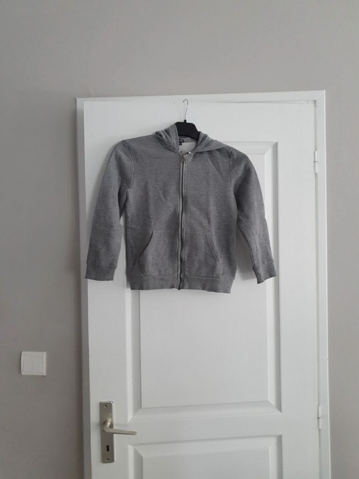 Gilet zippé à capuche garçon 6 ans LC