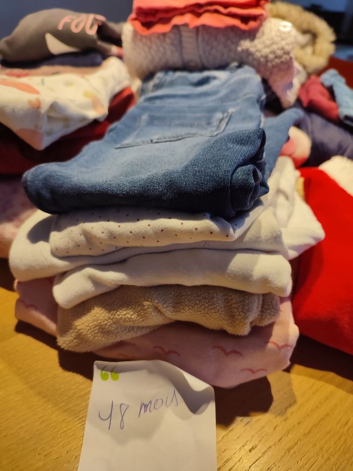 Lot de vêtements fille 18 mois propres, repassés et pliés - photo numéro 3