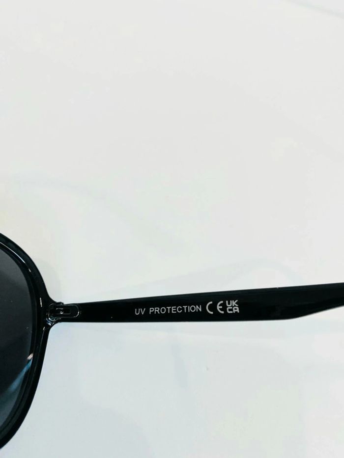 Nouveauté lunette de soleil mixte noire uvprotection catégorie 3 - photo numéro 4