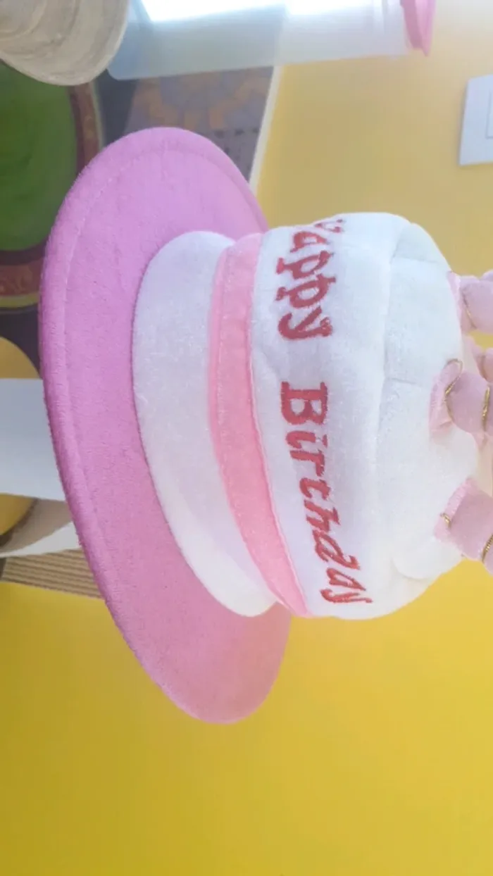 Chapeau rose happy birthday - photo numéro 2