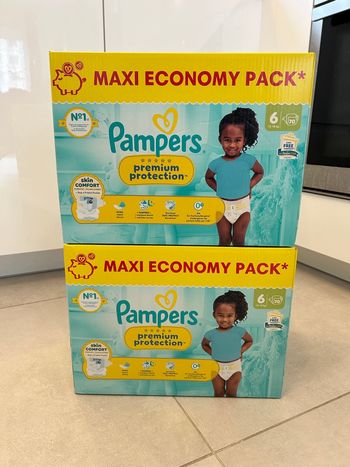 140 Couches Pampers Premium Taille 6 