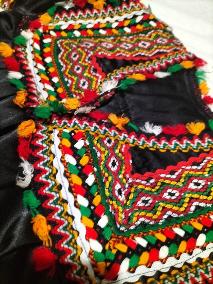 Robe kabyle pour petite fille - photo numéro 6