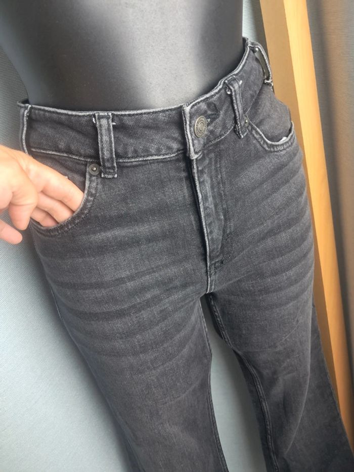 NVY jean taille haute T.38 en tbe - photo numéro 2