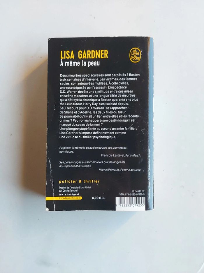 À même la peau - photo numéro 2