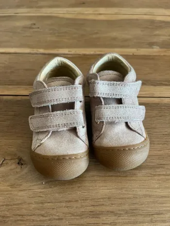 Chaussures à scratch rose Naturino