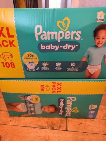 Couche pampers taille 5+
