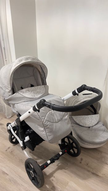 Poussette 2-en-1 avec nacelle et assise