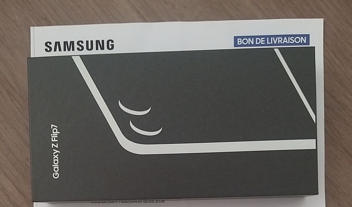 Samsung Galaxy Z Flip7 - photo numéro 3