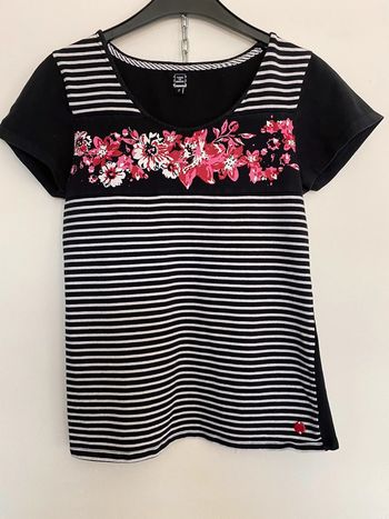 Teeshirt rayé et motifs fleurs