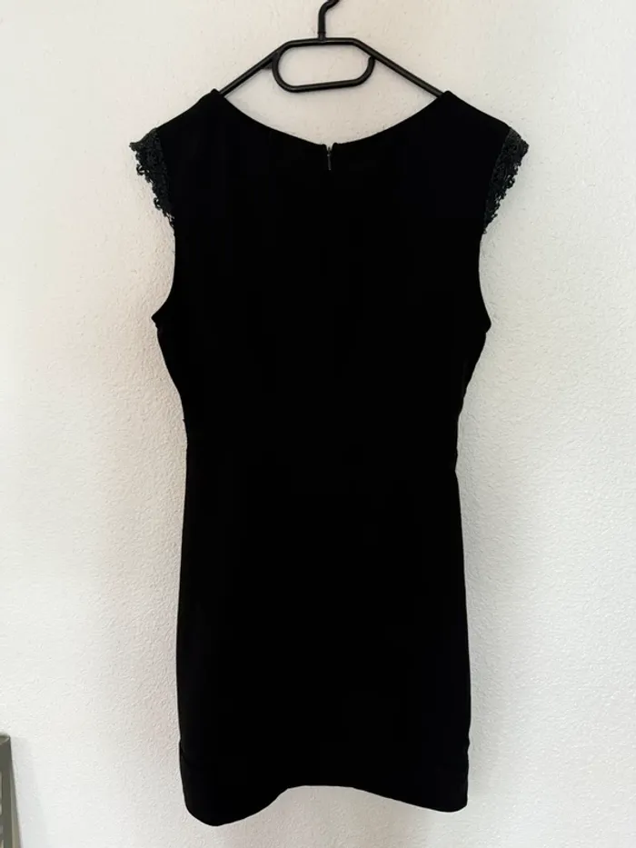 Robe noire - photo numéro 2