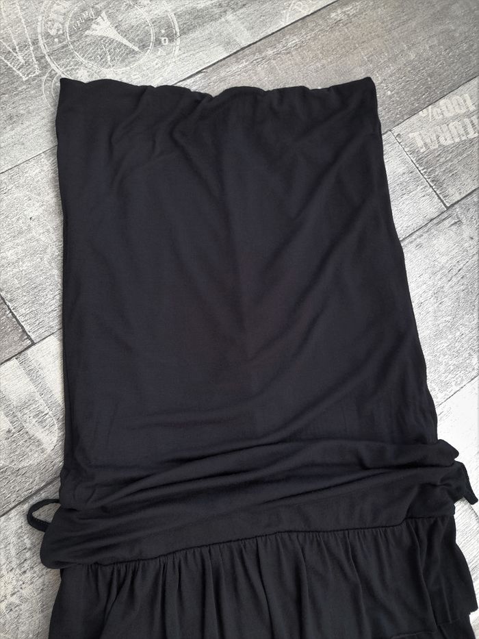 Robe noire dos nu - photo numéro 2