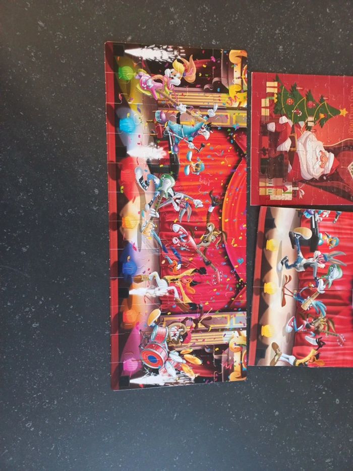 Puzzle de Noël 56 pièces et puzzle looney tunes 48 pieces - photo numéro 2