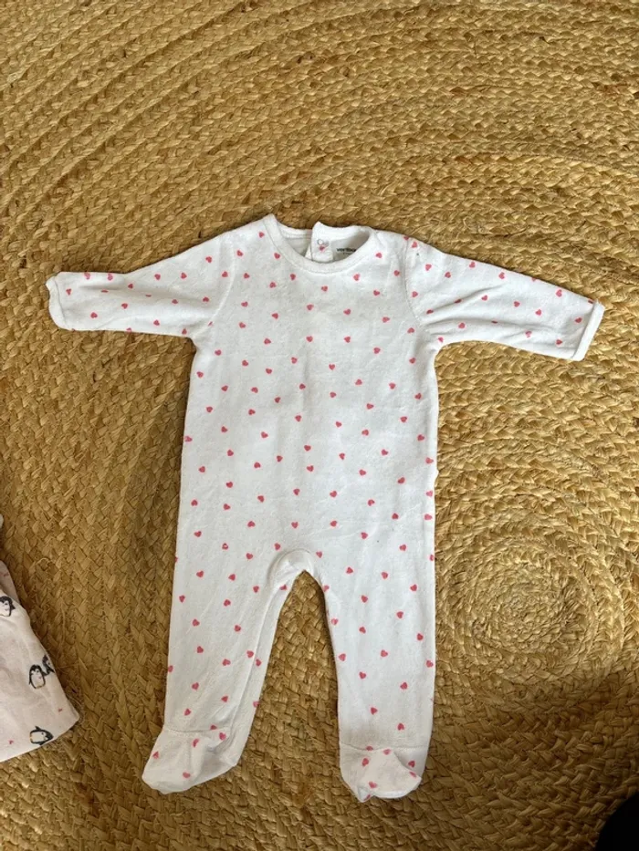 Lot de bodies et pyjamas - 6 mois - photo numéro 6