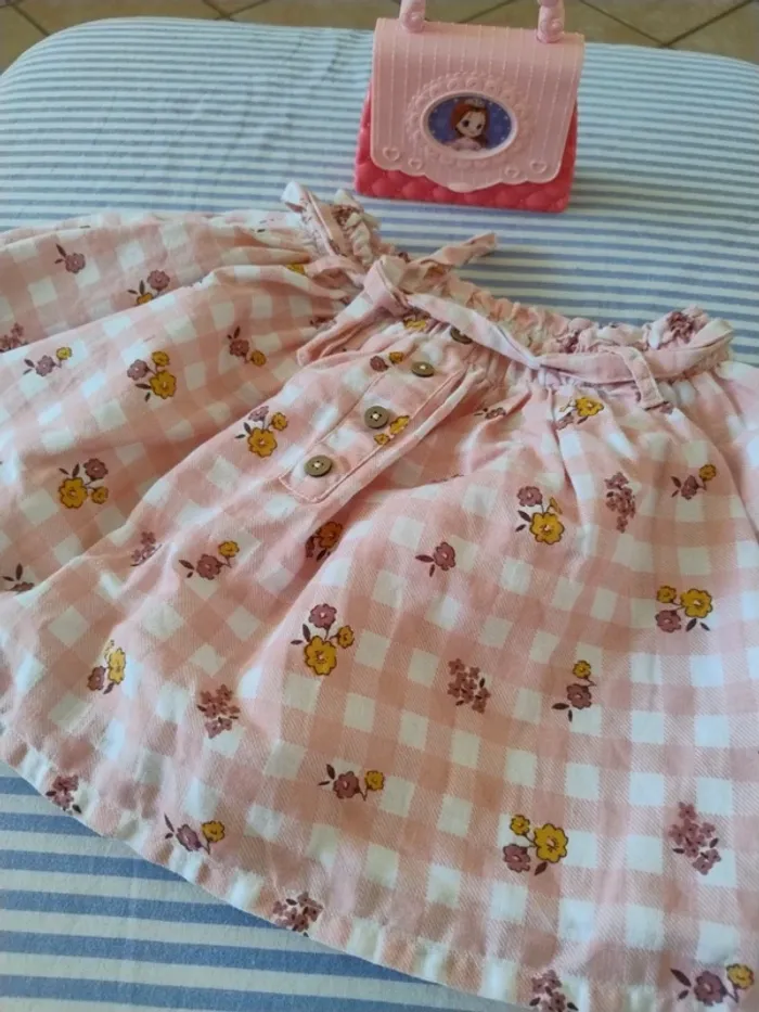 Très belle jupe doublée en coton et lin