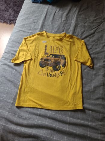 Tee shirt neuf 9/10 ans