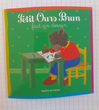 Livre petit ours brun
