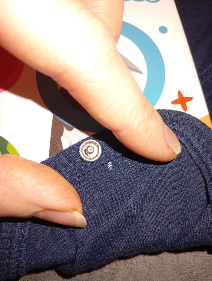 Lot bodies 12 mois - photo numéro 6